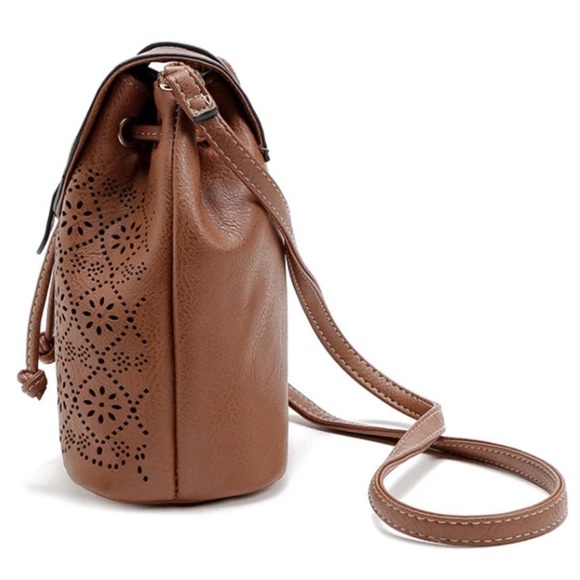 💥LAST ONE💥 Brown Laser-Cut Bucket Bag - Picture 4 of 6